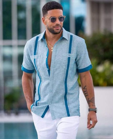 Guayabera Outfit, Mens Linen Shorts, Striped Shirt Men, Guayabera Shirt, Mens Summer Outfits, Mens Casual Outfits Summer, Business Casual Shirts, Stylish Men Casual, Men Fashion Casual Outfits