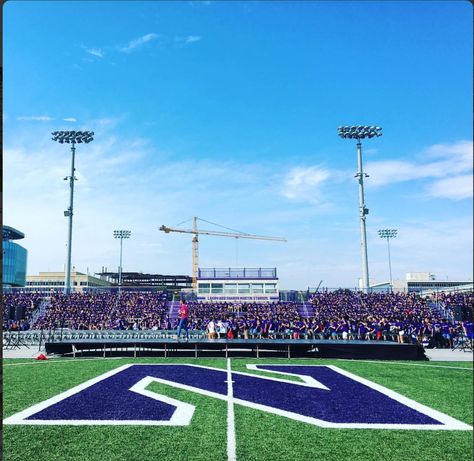 Northwestern University Campus, Northwestern University Aesthetic, Northwestern Aesthetic, Northwestern University Chicago, College Manifestations, College Goals, Evanston Illinois, College Vision Board, 10 Year Plan