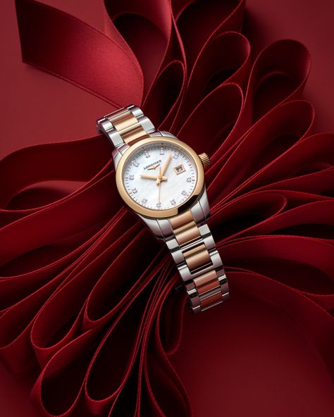 Joel Stans Photography | BLOOMINGDALES 2020 (d) jewelry | 1 Holiday Jewelry Photography, Watch Product Photography, Creative Jewelry Displays, Christmas Editorial, Christmas Watch, Watch Photography, Christmas Watches, Jewellery Shoot, Photographing Jewelry