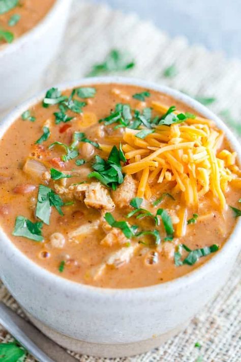 Instant Pot Chicken Enchilada Soup Creamy Mexican Chicken, Beans Cannellini, Chicken Enchilada Chili, Enchilada Chili, Chicken Enchilada Soup Recipes, Mexican Chicken Soup, Enchilada Soup Recipe, Chocolate Chicken, Mexican Soup Recipes