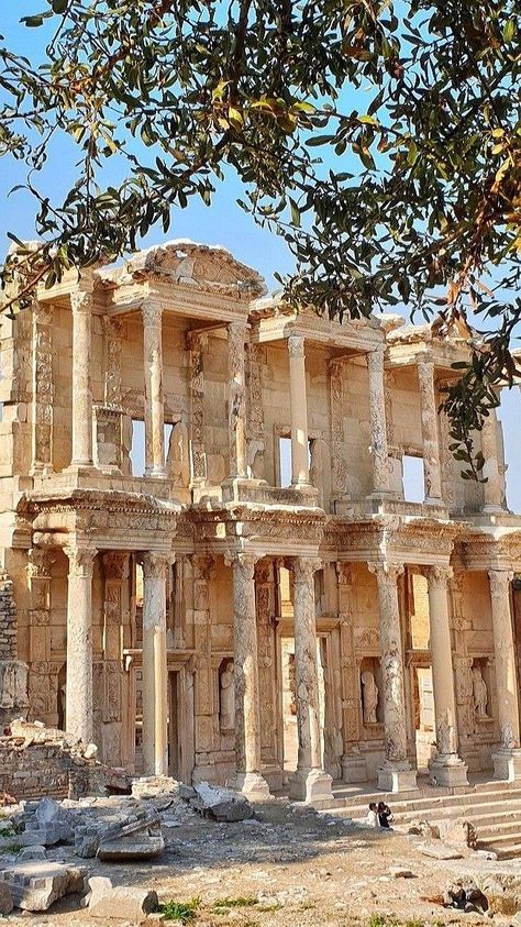 Ephesus Turkey, Turkey Destinations, Turkey Travel, Architecture Old, Ancient Architecture, Historical Place, Ancient Ruins, Ancient Greece, Ancient Cities