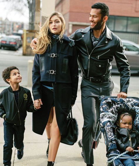 Versace explains its "controversial" Gigi Hadid campaign. Bruce Weber, Fashion Family, V Magazine, Gisele Bündchen, Karlie Kloss, Donatella Versace, Gigi Hadid, Family Photoshoot, Ad Campaign