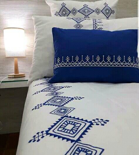 Crochet Bedsheets, Draps Design, Unique Bedroom Ideas, Bed Sheet Painting Design, Bedroom Set Designs, Bed Cover Design, Designer Bed Sheets, Fabric Painting On Clothes, Embroidered Bedding