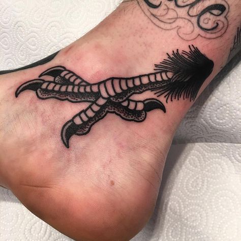 a tattoo lf a talon on leg Chicken Feather Tattoo, Chicken Claw Tattoo, Traditional Claw Tattoo, Chicken Leg Tattoo, Chicken Foot Tattoo, Traditional Foot Tattoo, Talon Tattoo, Claw Tattoo, Chicken Tattoo