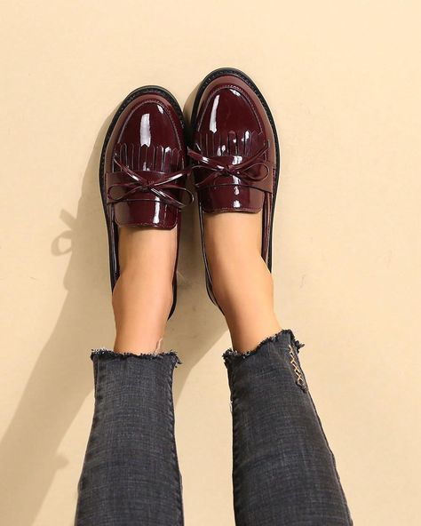 ✨Pre-order only, sizes 35 - 42✨ Loafers With Bow, Timeless Shoes, Chic Heels, Tassels Decor, Loafer Shoes Women, Women Flats, Bow Knot, English Style, Bow Design