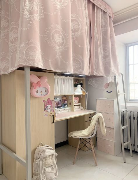 College Dorm Room Ideas Lofted Beds Aesthetic, Cute Japanese Bedroom, Chinese Dorm Room, College Dorm Room Ideas Aesthetic Pink, Cute Dorm Room Ideas Pink, Dorm Room Ideas Orange, Dorm Room Ideas Light Pink, Kawaii Dorm Room, Room Ideas Light Pink