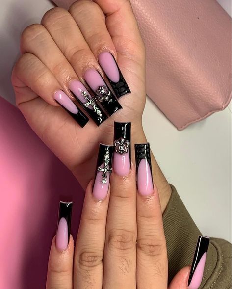 @Krystal.nailedit on insta 🫶🏽 Black And Pink Acrylics, Long Tapered Square Nail Designs, Cute Black Acrylic Nails, Black And Pink Nails Ideas, Black Nail Sets, Black Nails Acrylic, Black And Pink Nails, Pink And Black Nails, Black Acrylic Nail Designs