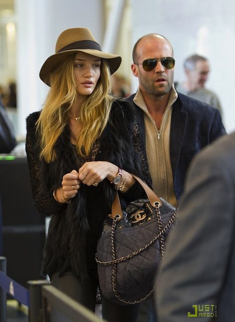 Rosie Huntington-Whiteley and Jason Statham. More fashion, beauty and lifestyle over at www.breakfastwithaudrey.com.au Jason Statham Style, Jason Statham Rosie Huntington, Rosie Huntington Whiteley Street Style, Rosie And Jason, Jason Statham And Rosie, Celebrity Handbags, Rosie Huntington Whiteley Style, Travel Chic, Rosie Huntington