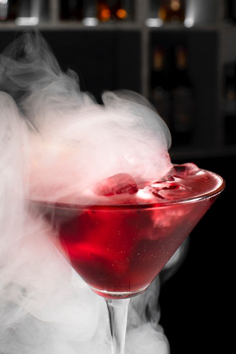 Smoked Cocktail Recipes, Smoky Drinks, Smoked Drinks, Smoked Cocktail, Cranberry Cobbler, Smoked Whiskey, Basic Cocktails, Cocktail Cups, Strawberry Simple Syrup