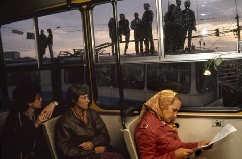 A set of photographs by Gueorgui Pinkhassov | Pavel Kosenko Lise Sarfati, Fred Herzog, William Eggleston, Last Ride, Magnum Opus, Magnum Photos, Cinematic Photography, Documentary Photography, Colour Photograph