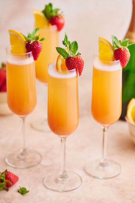 Strawberry Sunrise, Strawberry Mimosa, Homemade Brunch, Strawberry Simple Syrup, Baker By Nature, Mimosa Recipe, Girls Brunch, Brunch Drinks, Breakfast And Brunch