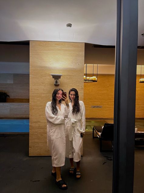 #spaday #besties #date #spa Spa Day Photos, Spa Day With Bestie, Spa With Friends, Spa Day With Friends, Spa Date, Mat Barzal, Hotel Photoshoot, Pamper Days, Spa Trip