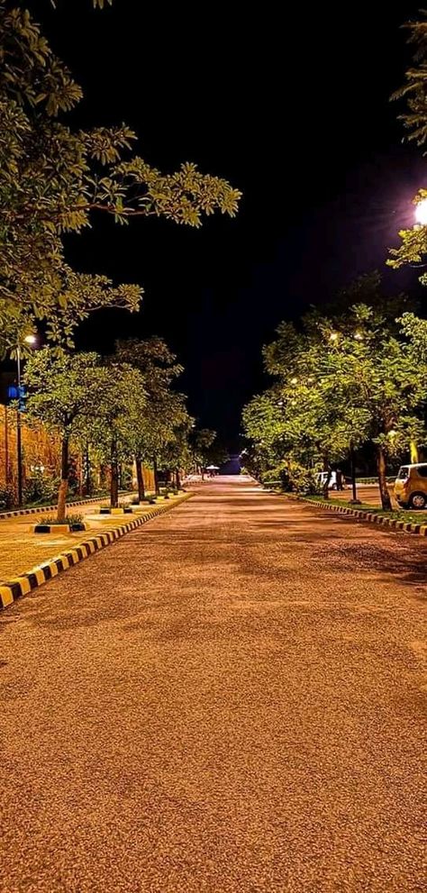 Pakistan (Heaven On Earth) 🇵🇰 on Twitter: "Falling In Love With Streets Of Islamabad ♥️  #VisitPakistan2020… " Islamabad Pakistan Pictures, Islamabad Aesthetic, Pakistan Cities, Pakistan Aesthetic, Pakistan Pictures, Beautiful Pakistan, Instagram Design Creative, Islamabad Pakistan, Night Pictures