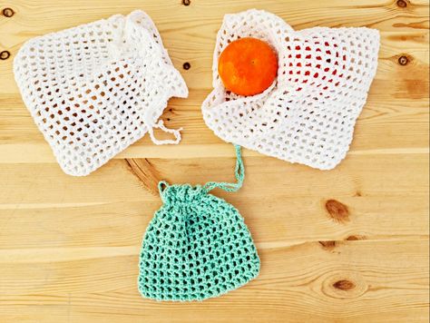 They are so handy for every day use as well as travelling bags Easy Crochet Bags, Crochet Bags And Purses, Purses Patterns, Crochet Drawstring Bag, Crochet Backpack, Crochet Pouch, Bags And Purses, Crochet Handbags Patterns, Crochet Tote Bag