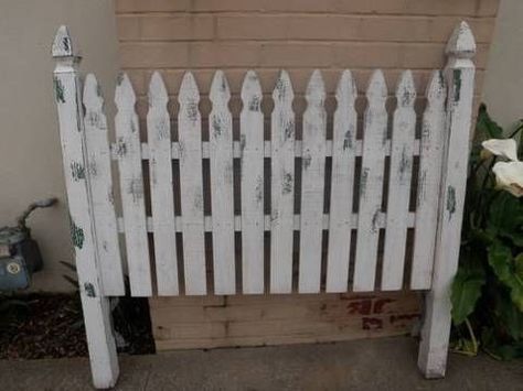 Cover a/c unit in cc area Rustic Headboards, Picket Fence Headboard, Fence Headboard, Goleta California, Headboard Diy, Fence Wood, Picket Fences, Pallet Headboard, Floor Safe