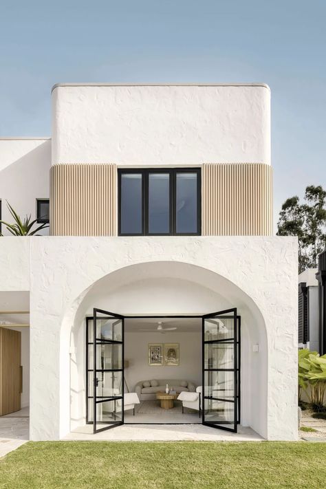 Breezy Mediterranean-inspired Queensland home, Casa Blanca Mediterranean Exterior Design, Mediterranean Inspired Home, Atelier Ideas, Modern Mediterranean Homes, Mediterranean Exterior, Exterior Wall Cladding, Lobby Wall, Three Birds Renovations, Mediterranean Villa