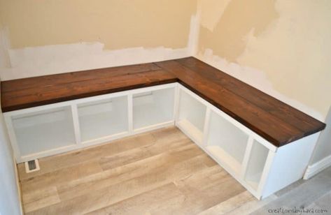 Corner Mudroom, Mudroom Corner, Corner Bench With Storage, Diy Bench Seat, Corner Bench Seating, Mudroom Storage, Bench Seating Kitchen, Mudroom Storage Bench, Mudroom Bench Cushion