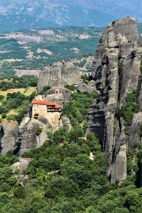 The Ultimate Guide to the Meteora Greece Monasteries Ancient Greece Aesthetic, Meteora Greece, Best Travel Apps, Eco Lodge, Travel Quotes Inspirational, Visiting Greece, Free Vacations, Beautiful Castles, Vintage Train