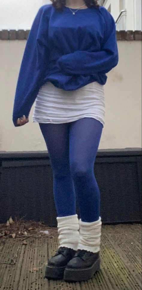 Outfit Inspo For Going Out, Blue Leg Warmers Outfit, White Dress With Leg Warmers, Funky Outfits Plus Size, Color Stockings Outfit, White Dress Outfit Fall, Coloured Stockings Outfits, Tights With Leg Warmers, Blue Tights Aesthetic