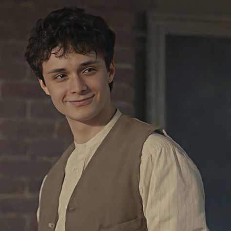 #Anne_with_an_e #Awae Gilbert Blythe Photo, Gilbert Blythe Actor, Gilbert Blythe Aesthetic, Lucas Zumann, Lucas Jade Zumann, Gilbert And Anne, Gilbert Blythe, Anne With An E, Anne Shirley