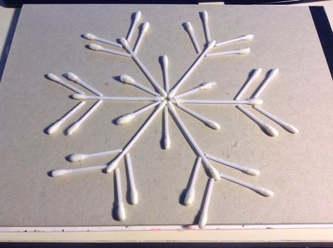 Q-Tip Snowflake Decorations Diy Snowflake Decorations, Diy Christmas Fireplace, Christmas Snowflakes Decorations, Snowflake Craft, Christmas Crafts For Adults, Snow Flakes Diy, Christmas Fireplace Decor, Snowflake Decorations, Christmas Fireplace