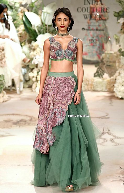 Varun Bahl - India 🇮🇳 Dolly J, Varun Bahl, Indian Couture, Couture Week, Indian Outfits, Lehenga, India, Festival, Couture