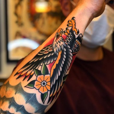 Traditional Eagle Tattoo Woman, Traditional Eagle Tattoo Leg, Traditional Eagle Forearm Tattoo, Classic Eagle Tattoo, American Traditional Indian Tattoo, Tattoo Eagle Arm, American Traditional Phoenix Tattoo, Eagle American Traditional Tattoo, Old School Eagle Tattoo