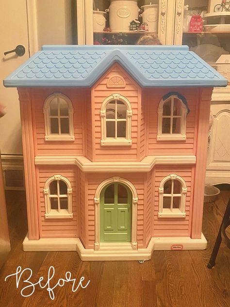 Fisher Price Dollhouse Makeover Diy, Redo Doll House, Barbie House Makeover Diy, Plastic Dollhouse Makeover Diy, Barbie Doll House Ideas, Doll House Colors, Kidcraft Dollhouse Makeover Diy, Painting A Dollhouse, Calico Critters House Makeover