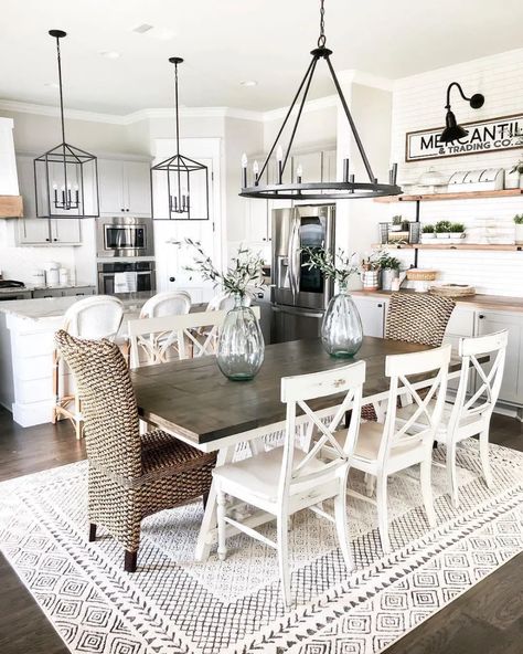 How To Get Your Dining Room To Look Farmhouse-Chic - Trendy Home Hacks Farmhouse Style Dining Room, Farmhouse Dining Rooms Decor, Modern Farmhouse Dining, Dining Room Remodel, White Dining Room, White Kitchen Design, Walker Edison, Farmhouse Interior, Farmhouse Dining Room