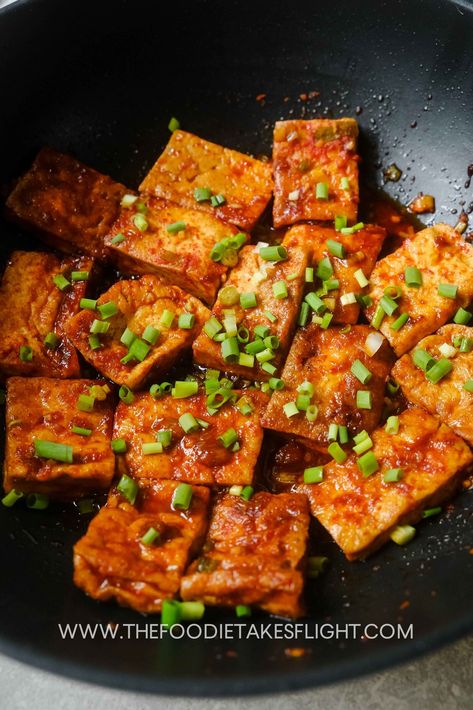 Braised Tofu Recipe, Korean Food Side Dishes, Tofu Dishes, Vietnamese Cuisine, Crispy Tofu, Vegan Kitchen, Chinese Cooking, Tofu Recipes, Vegan Recipes Easy