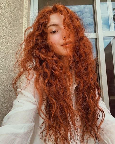 Curly Ginger Hair, Red Hair Inspo, Red Curly Hair, Ginger Hair Color, Ginger Girls, Auburn Hair, Copper Hair, Orange Hair, Ginger Hair