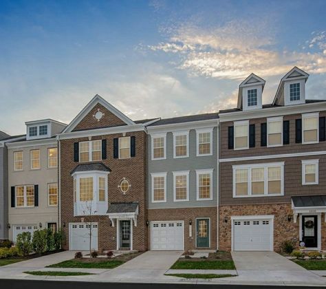 Nice Town House, Townhomes Bloxburg, Modern Town House Exterior, Townhome Curb Appeal, Luxury Townhouse Exterior, Townhouse Neighborhood, Townhomes Exterior, Town Home Exterior, Maryland Townhouse