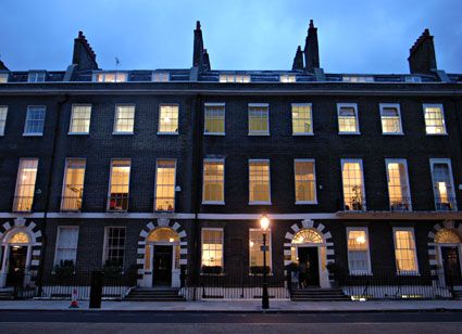 Bedford Square, London -georgian architecture Edwardian Terrace House, Architectural Photos, Bloomsbury London, Classical House, London Townhouse, Regency Period, Georgian Architecture, Vintage London, Terrace House