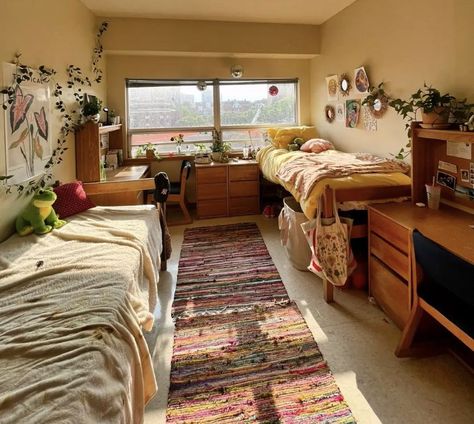 Dorm Room Ideas 2 People, Rustic Dorm Room Ideas, Matching Dorm Room Ideas, Dorm Layout Ideas, Boho Dorm Room Ideas Colleges, Dorm Room Ideas Minimalist, Dorm Room Ideas Boho, Boho College Dorm, Dorm Room Boho