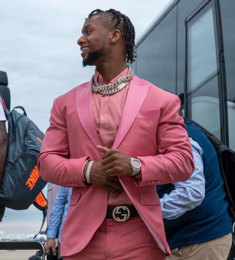 Joe Mixon (@joemainmixon) • Instagram photos and videos Joe Mixon, Football Uniform, Light Skin, Men's Blazer, Gentleman, My Girl, Nfl, Suit Jacket, Football