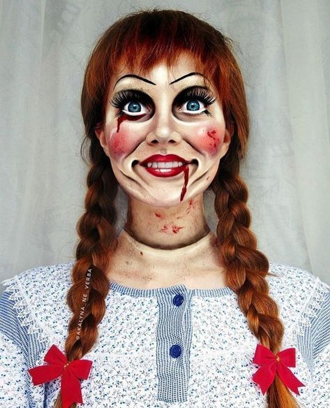 20 Gorgeous Halloween Makeup Ideas for Women #scaryhalloweenmakeup Annabelle Halloween, Comic Makeup, Halloween Costumes Women Scary, Pelottava Halloween, Halloween Sfx, Spooky Makeup, Makeup Zombie, Halloweenský Makeup, Halloween Make-up Looks