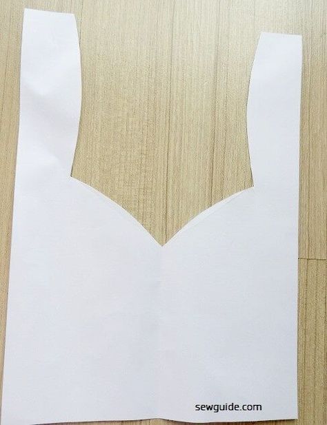 Sweetheart Neckline {5 types} & The best way to sew a Sweetheart neck for your dress - Sew Guide Neckline Pattern Ideas, Sweetheart Neckline Top Pattern, Sweetheart Top Pattern, Sweetheart Neckline Pattern Drafting, Sweetheart Neckline Sewing Pattern, Simple Neckline Designs, Type Of Necklines, Sweetheart Neckline Pattern, Sweetheart Dress Pattern