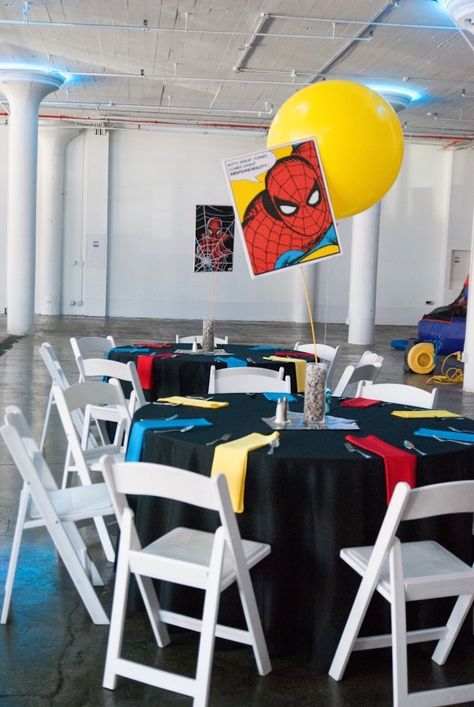 Adult Superhero Party, Marvel Baby Shower, Dining Tablescapes, Felt Superhero, Superhero Party Ideas, Superhero Centerpiece, Comic Wall, Superman Cake, Superhero Christmas