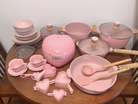 Aesthetic Dorm Ideas, Aesthetic Room Korean, Cute Room Ideas Aesthetic, Unique Kitchen Appliances, College Dorm Aesthetic, Rooms Cute, Cute Dorm Ideas, Korean Bedroom, Dorm Aesthetic