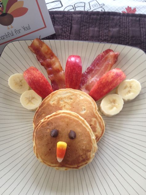 Thanksgiving day breakfast kids Thanksgiving Pancakes For Kids, Turkey Pancakes For Kids, Thanksgiving Breakfast Kids, Thanksgiving Breakfast Ideas For Kids, Thanksgiving Breakfast Ideas, Thanksgiving Dec, Freeze Pancakes, Fun With Food, Halloween Breakfast