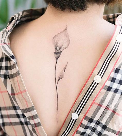 Botanical Tattoo Design, Lillies Tattoo, Flower Spine Tattoos, Spine Tattoos For Women, Lily Tattoo, Botanical Tattoo, Spine Tattoo, Back Tattoo Women, Spine Tattoos