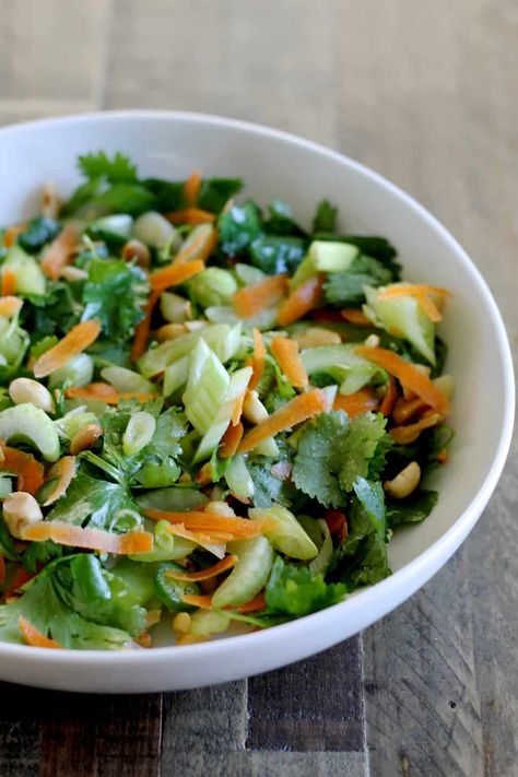 16 Spring Vegetable Recipes to Chase Away the Winter Blues Celery Recipes, Celery Salad, Crab Salad Recipe, Thai Salads, Resep Salad, Big Appetite, Vegan Salad, Chopped Salad, Detox Recipes