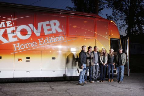 'Extreme Makeover: Home Edition' Is Heading to HGTV  https://www.apartmenttherapy.com/hgtv-extreme-makeover-home-edition-reboot-266224?utm_source=RSS&utm_medium=feed&utm_campaign=Category%2FChannel%3A+Main Extreme Makeover Home Edition, Hgtv Shows, Getting Ready To Move, Renovation Budget, Extreme Makeover, The Home Edit, Property Brothers, House Hunters, Casting Call