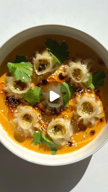 Lucie | butterhand on Instagram: "Nepalese jhol momo 🥟 fragrant chicken dumplings in a spicy saucey chutney. These are incredibly more-ish  📍 recipe in my bio or visit butterhand.com  #jholmomo #dumpling #dumplings #soupdumplings #spicy #asmrfood" Jhol Momo Recipe, Momos Recipe Video, Jhol Momo, Chicken Momos Recipe, Momos Recipe, Chicken Dumplings, Chicken And Dumplings, Dumplings, Chutney