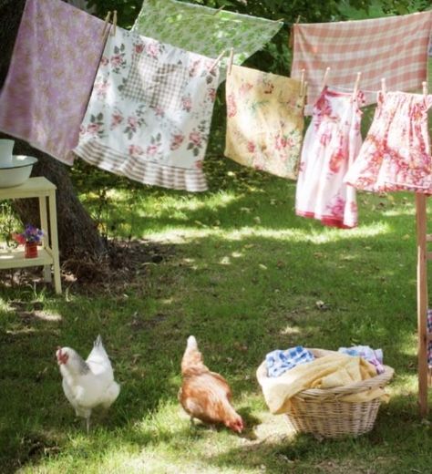 Clothes Hanging, Future Farms, Fotografi Vintage, After Life, Cottagecore Aesthetic, Jolie Photo, Future Life, The Grass, Simple Living