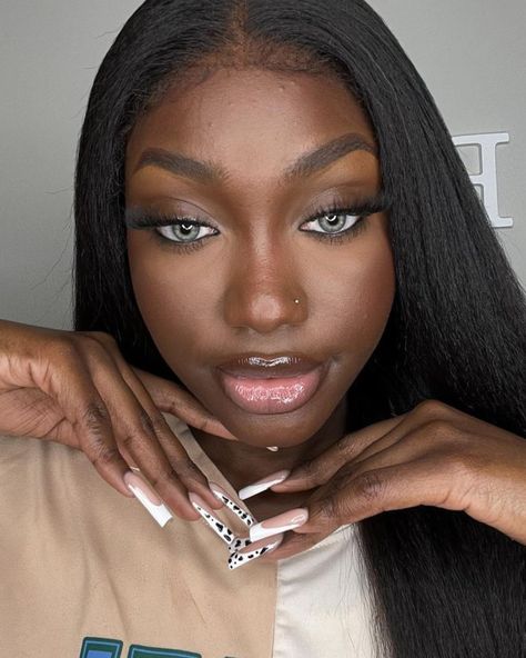 Black Women With Contact Lenses, Dark Green Eye Contacts, Dark Skin With Green Eyes, Color Contacts Black Women, Color Contacts For Dark Skin Black Women, Gray Eye Contacts, Grey Contacts On Black Women, Green Contacts On Black Women, Gray Contacts On Black Women