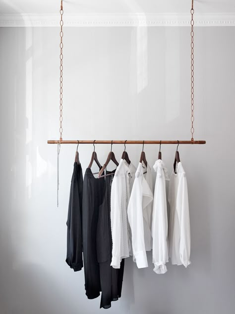 Closet Organisation, My Scandinavian Home, Clothing Store Interior, Hanging Clothes Racks, Store Interiors, Minimalist Capsule Wardrobe, Clothes Rail, Boutique Interior, Diy Closet