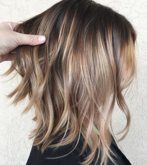 Choppy Inverted Lob with Balayage Highlights Bob Lung, Long Layered Bob, Bronde Balayage, Bronde Hair, Bob Hairstyles For Thick, Brown Hair Balayage, Bob Hairstyles For Fine Hair, Long Bob Hairstyles, Penteado Cabelo Curto