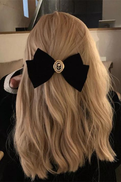 Velvet Bow Hair Clip | Vintage Old Money Aesthetic Rose Hair Clip, Black Velvet Bow, Skandinavian Fashion, Hair Accessories Collection, Elegant Hair, Hair Accessories Clips, Velvet Hair, Ribbon Hair Bows, Rose Hair