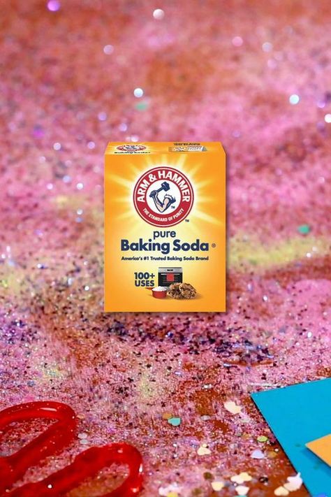 Did you know slime is also the perfect way to clean up glitter? Use this cleaning hack when kids’ crafts get messy. Cleaning Slime Recipe, Slime With Glitter Glue, Baking Soda Slime, Cleaning Slime, Baking Soda Cleaning, Easy Cleaning Hacks, Diy Cleaning Solution, Homemade Cleaning Solutions, Diy Cleaning Hacks